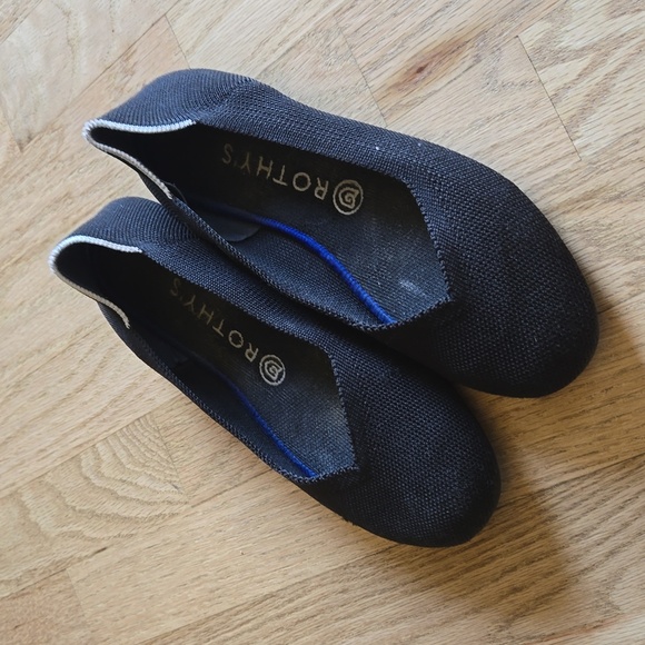 Rothys the flat in black,  size 7.5 - Picture 1 of 5